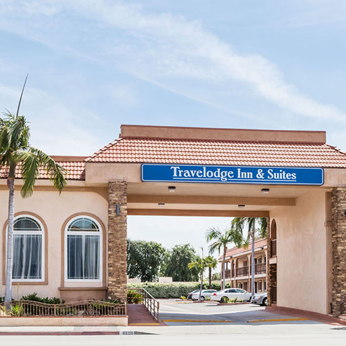 Diamond Bell Inn Suites Ca Aaa Hotels In Bell Ca