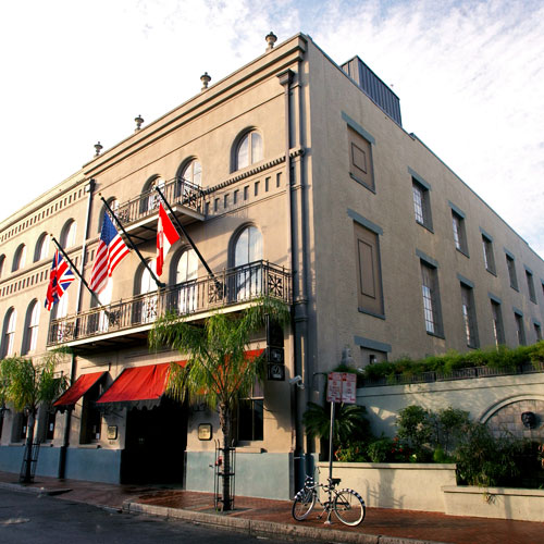 Shopping for Women Near the Prince Conti French Quarter Hotel