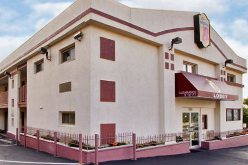 SUPER 8 BY WYNDHAM NORTH BERGEN NJ/NYC AREA $102 ($̶1̶2̶5̶) - Prices &  Motel Reviews