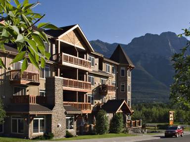 Falcon Crest Lodge